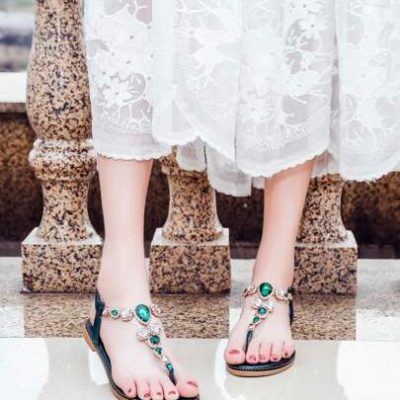 Crystal Sandals Women Summer Shoes Casual Rhinestone Clip Toe Roman Holiday Flat Sandals For Teen Girls