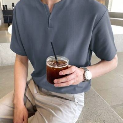 DAZY Men Solid Notched Neckline Tee