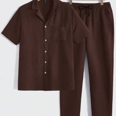 Manfinity Mode Men Solid Pocket Patched Shirt & Drawstring Waist Pants