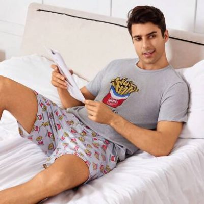 Men Letter Fries Print Short Sleeve Round Neck Top And Shorts Homewear Set