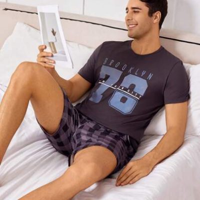 Men Letter Print Round Neck Short Sleeve Top And Plaid Shorts Homewear Set