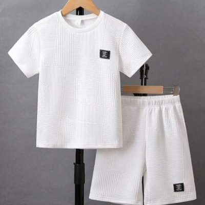 SHEIN 2pcs Tween Boys’ Casual Solid Color Patch Detail T-Shirt And Shorts Set