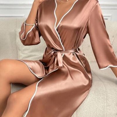 SHEIN Contrast Binding Belted Satin Robe