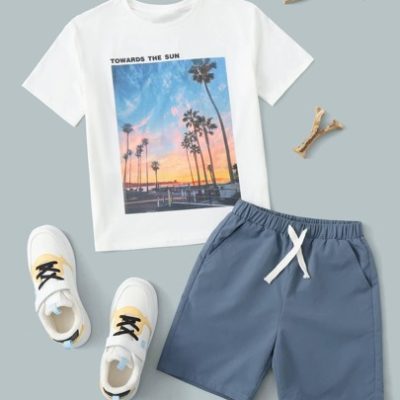 SHEIN Teen Boy Casual Coconut Tree & Beach Holiday Printed Round Neck Loose Knit T-Shirt With Solid Color Pocket Woven Shorts Set