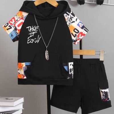 SHEIN Young Boy Hooded Short Sleeve Top And Shorts Set With Spliced Letter Graffiti Pattern Are Suitable For Summer