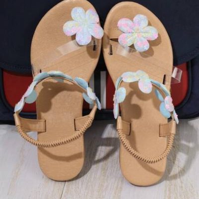 Teen Girls’ Flat Sandals With Floral Petals, Fashionable Beach Shoes For Summer